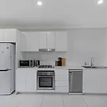 Aircabin - Alexandria - Stylish Extra Large - 1 Bed Apt